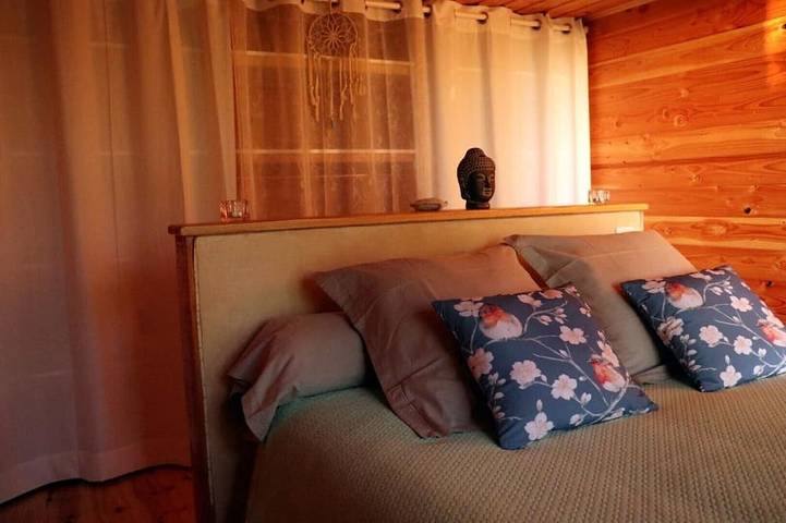 Gîte pour 10 personnes, avec piscine ainsi que jardin et jacuzzi, animaux acceptés à Brassac - 2