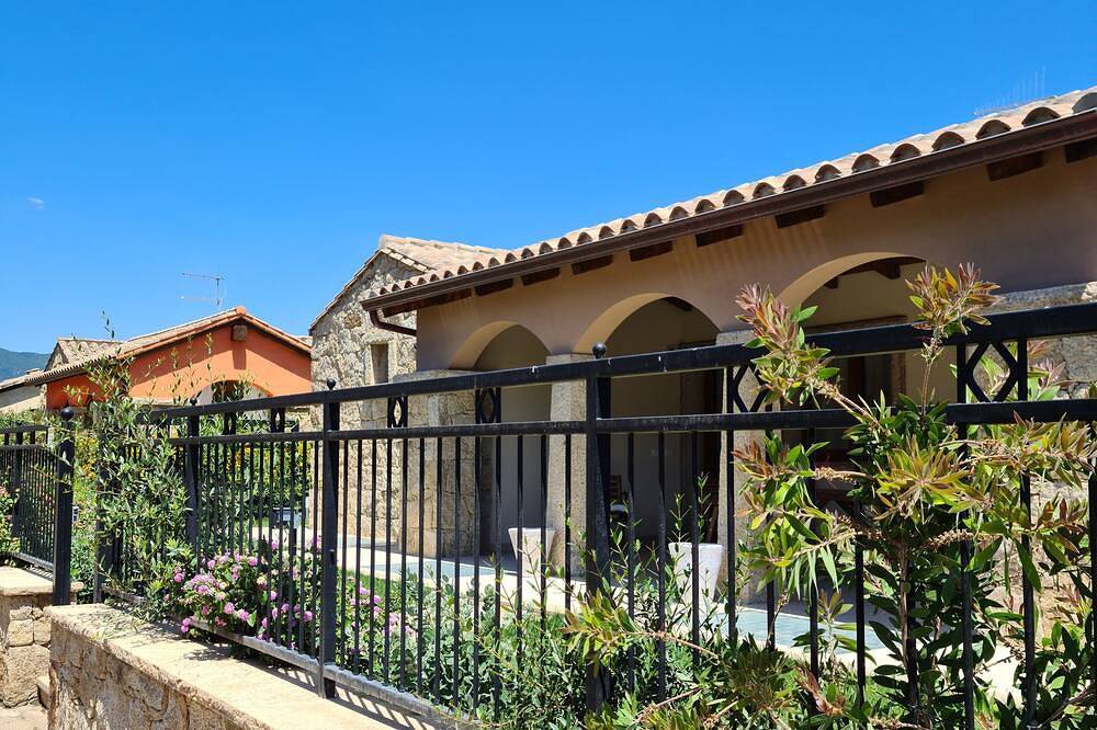 Villa Philip unifamiliare a 500 metri dalla bellissima spiaggia di Cala Sinzias in Cala Sinzias, Cagliari e Dintorni