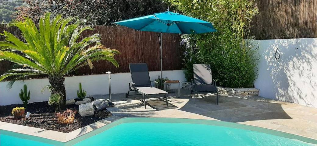 Location de vacances pour 2 personnes, avec jardin ainsi que piscine et vue, animaux acceptés à Vence - 2