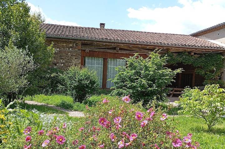 Gîte pour 6 personnes, avec Terrasse et Jardin à Andouque