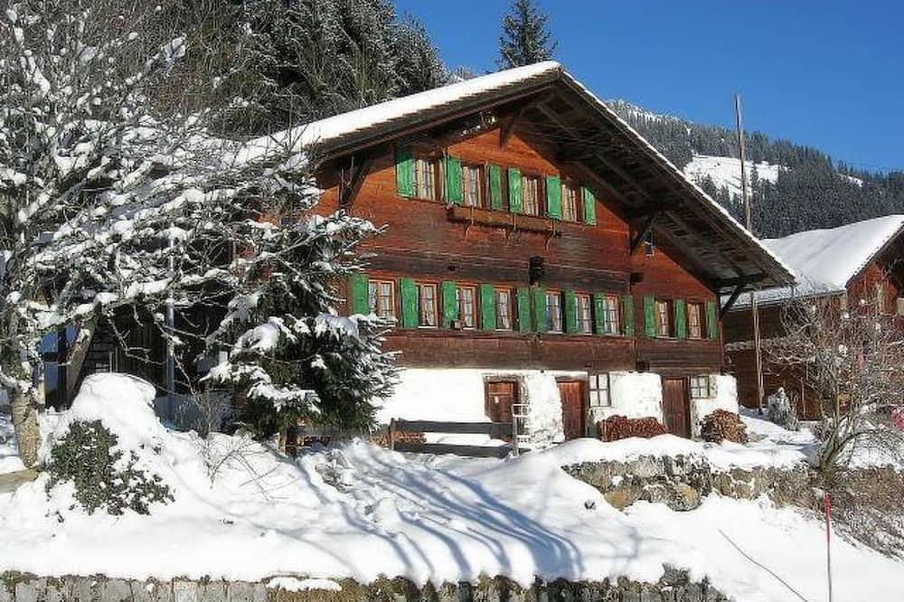 Ganze Wohnung, Auf der Mauer by Interhome in Oberwil im Simmental, Berner Oberland