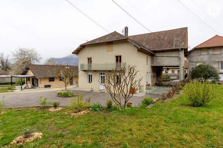 Location de vacances pour 6 personnes, avec balcon et jardin à Chindrieux