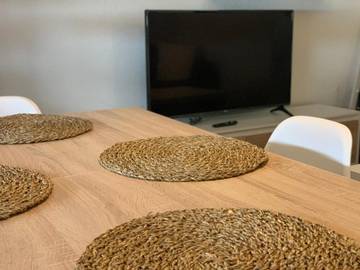 Gîte pour 6 personnes, avec terrasse et vue, animaux acceptés à Barro