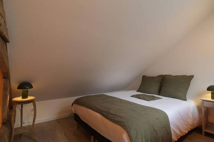 Gîte pour 8 personnes, avec piscine ainsi que jardin et jacuzzi, animaux acceptés dans Le Bourg-Saint-Léonard - 4