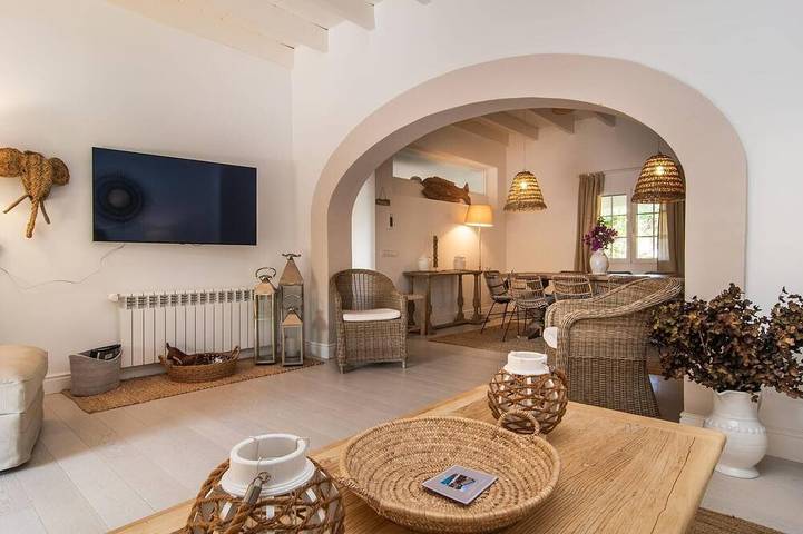 Cozy home in Palma with private swimming pool, can be inside or outside in Portol, Marratxí