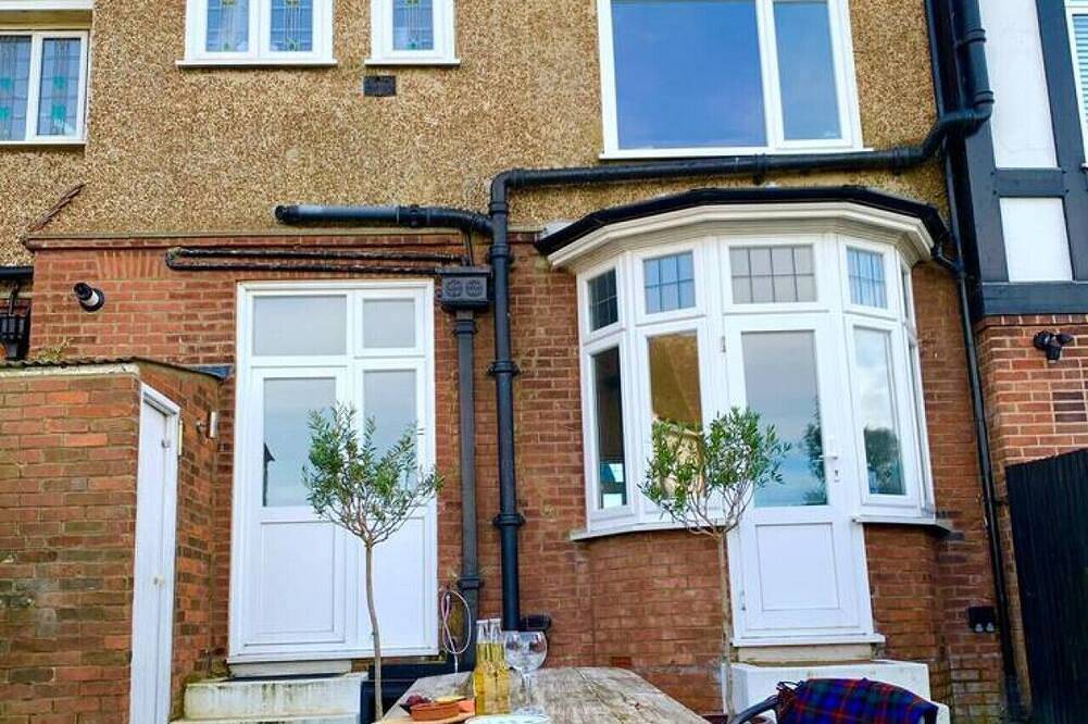 Westgate | Spectacular Sea Views | Log Burner | Sandy Beach 2 mins walk in Westgate-on-Sea, Kent