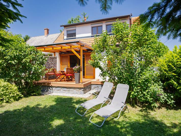 Ferienhaus für 6 Personen, mit Terrasse und Garten in Balatonakali