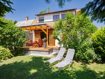 Ferienhaus für 6 Personen, mit Terrasse und Garten in Balatonakali