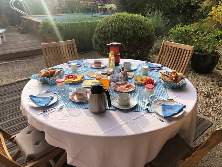 Chambre d’hôte pour 2 personnes, avec piscine et jardin à Pons