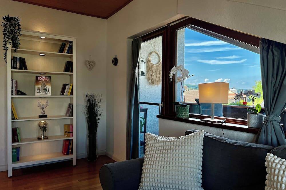 Ganze Wohnung, Gemütliche Ferienwohnung „Zum Spätlesereiter“ mit Balkon in Johannisberg, Geisenheim