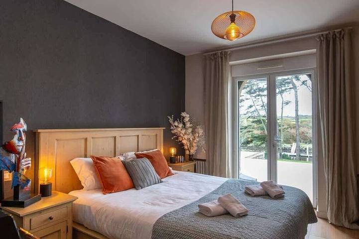 Gîte pour 10 personnes, avec jacuzzi ainsi que jardin et balcon à Lanildut - 3