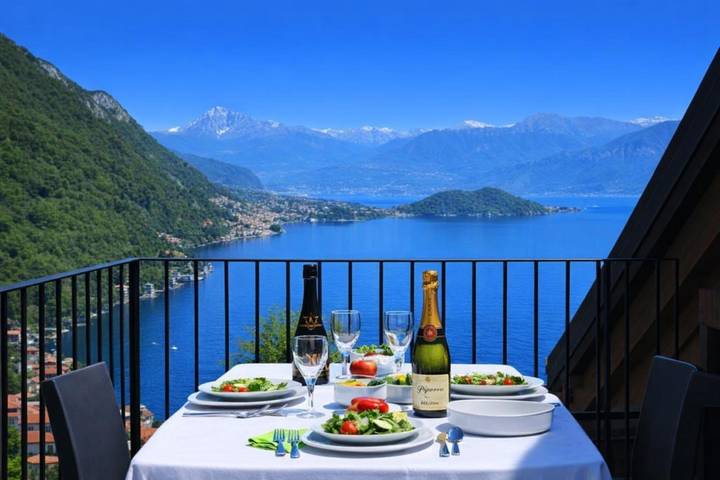 Hütte für 6 Personen, mit Pool und Seeblick sowie Terrasse am Comer See