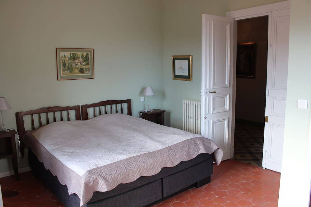 Charming wine maker house with generous surfaces, garden and pool in Languedoc in Murviel-lès-Béziers, Béziers region