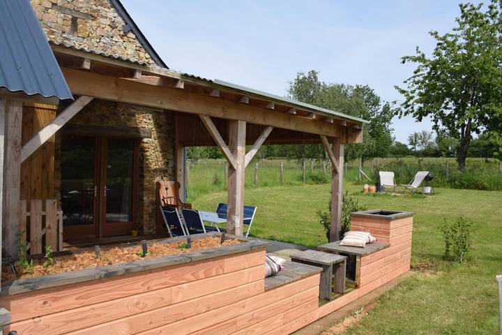 Location de vacances pour 2 personnes, avec terrasse et jardin dans Ruillé-Froid-Fonds - 4