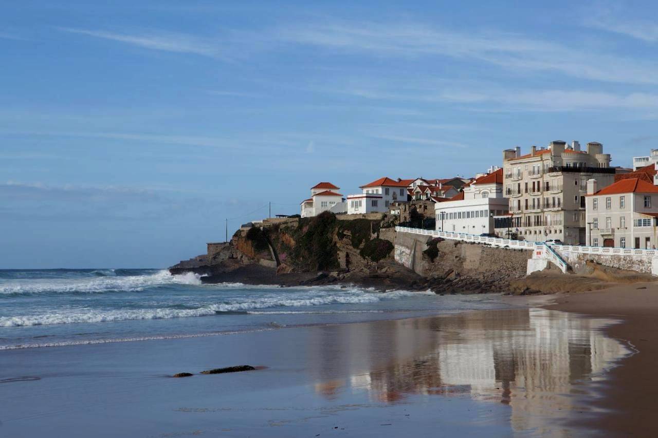 Family Room with Private Bathroom in Praia das Maçãs, Colares