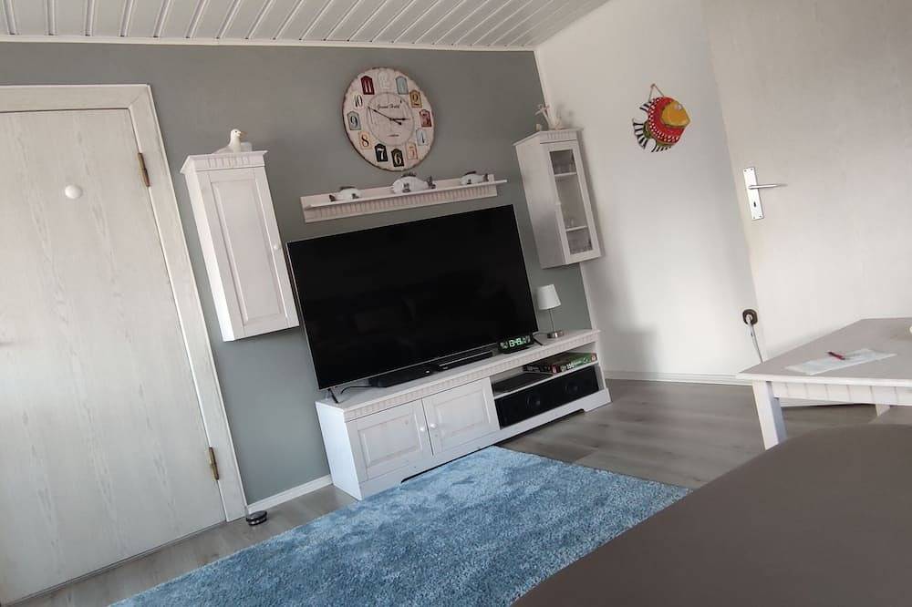 Ganze Wohnung, Ca.70m2 Fewo für 2 Personen. Balkon mit Waldblick. Strandnähe. Potsdam 2 Km. in Geltow, Schwielowsee