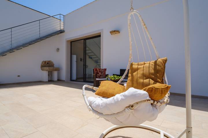 Entire apartment, 'Villa Scoglio' Apartment near the Sea with Garden and Private Terrace in Torre Specchia Ruggeri, Melendugno