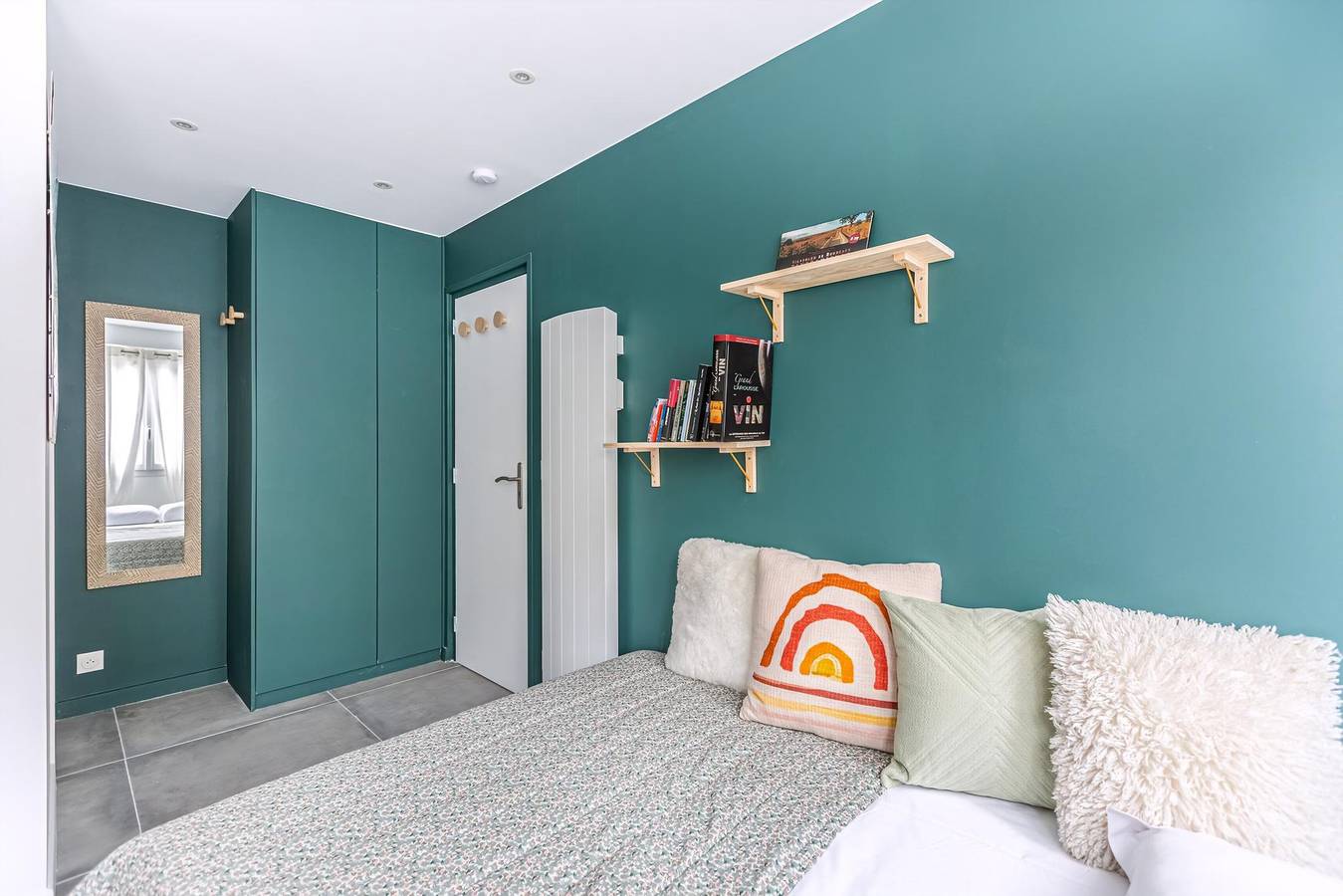 Studio entier, ⭐ Studio moderne lumineux – Chartrons, Wifi rapide in Bordeaux, Région de Bordeaux