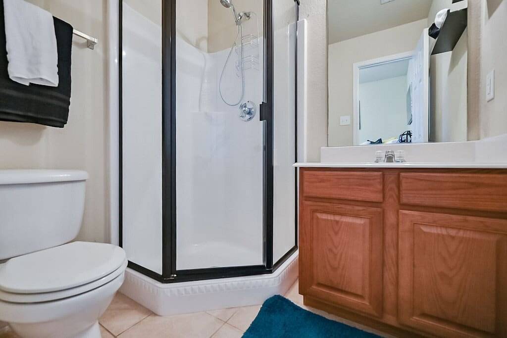 Ganze Wohnung, Cozy Townhome walk to Uta, Downtown, mins to At&T in Arlington, Tarrant County