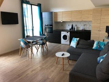 Gîte pour 8 personnes, avec balcon et vue, adapté aux familles à Villeveyrac