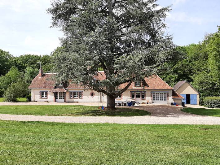 Gîte pour 13 personnes, avec jardin ainsi que piscine et terrasse dans Centre-Val de Loire - 2
