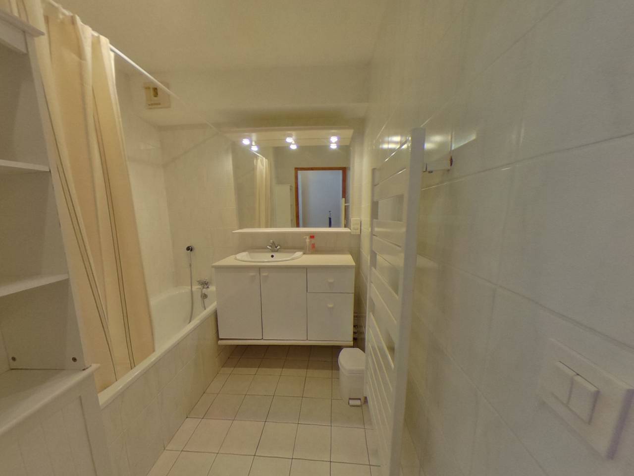 Apartamento entero, T3 en el centro estación, frente a pistas, 7 pers., luminoso in La Tania, La Perrière