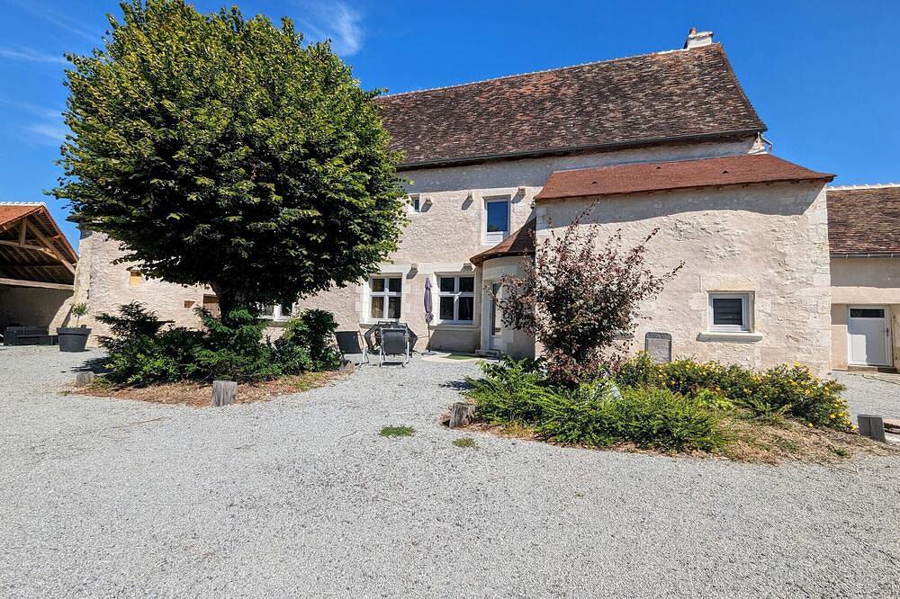Charmante maison historique rénovée avec terrasse, près des grands étangs de Brenne in Douadic, Le Blanc und Umgebung