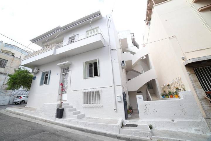 Pension voor 5 personen, met terras en tuin in Athene