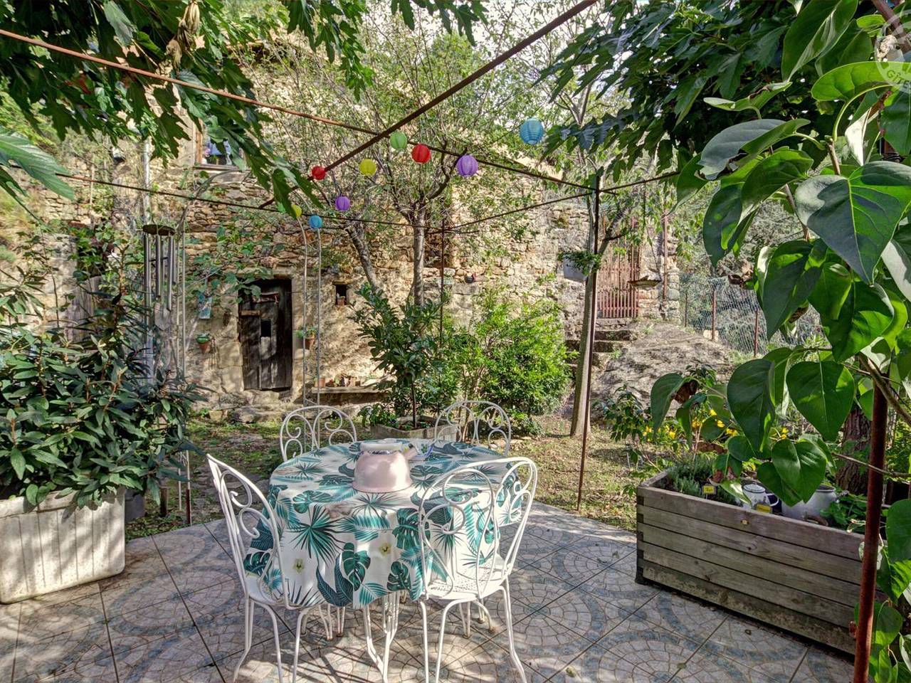 Lumineux gîte à Malleval : 2 chambres, véranda, terrasse, nature et sentiers de randonnée à proximité in Malleval, Regionaler Naturpark Pilat