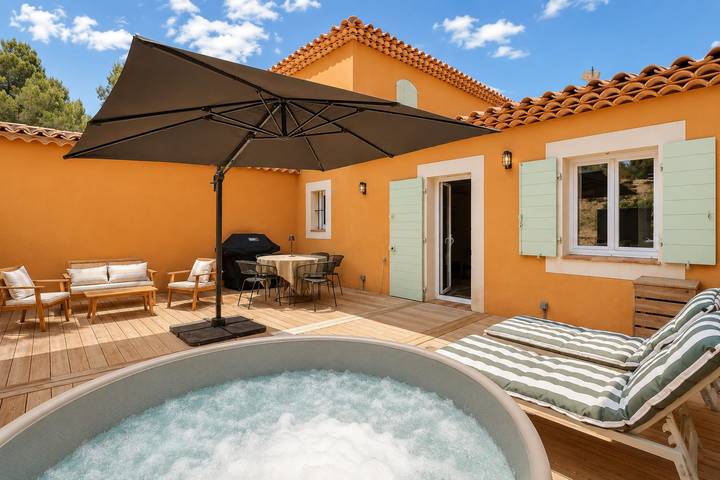 Ferienwohnung für 2 Personen, mit Whirlpool und Terrasse