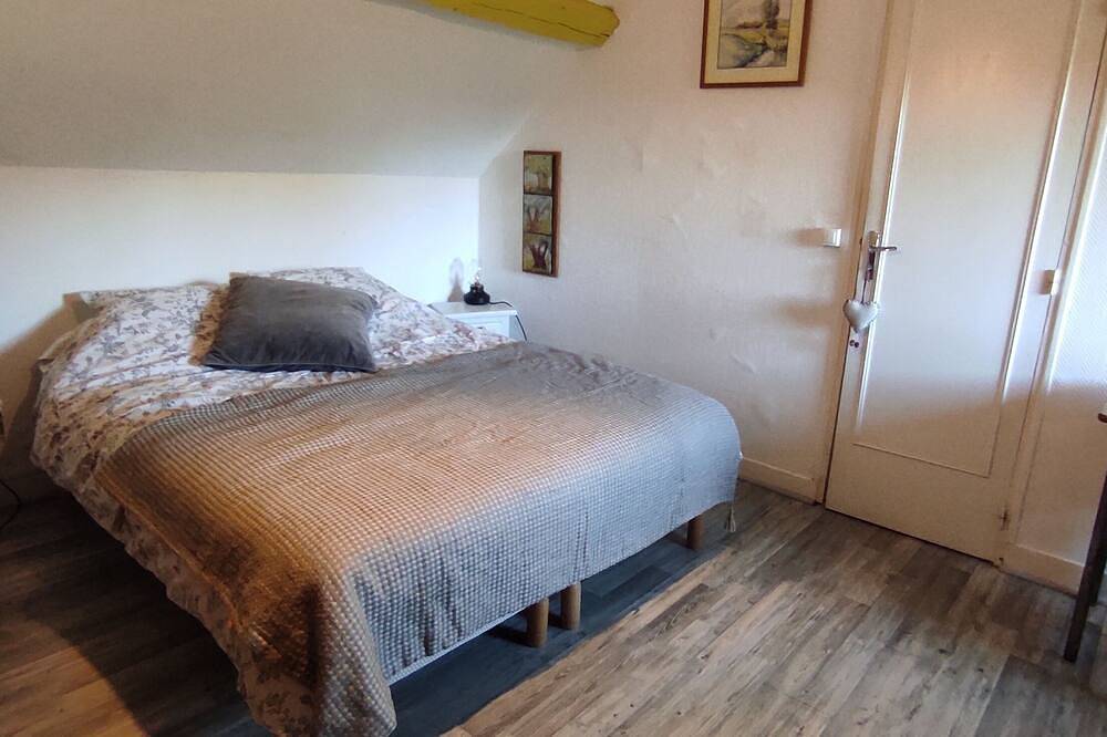 Gîte  Au Calme à 5 Minutes De Honfleur. in Ablon, Région de Lisieux