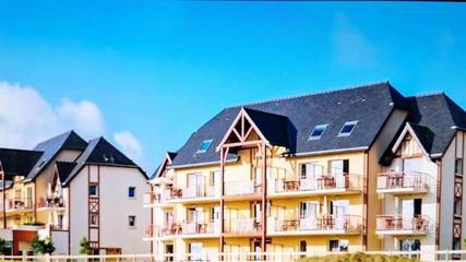 Gîte pour 7 personnes, avec piscine dans Golf Club des Sables d'Or