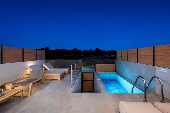 Vakantiehuis voor 8 personen, met terras en whirlpool in Rhodos Stad