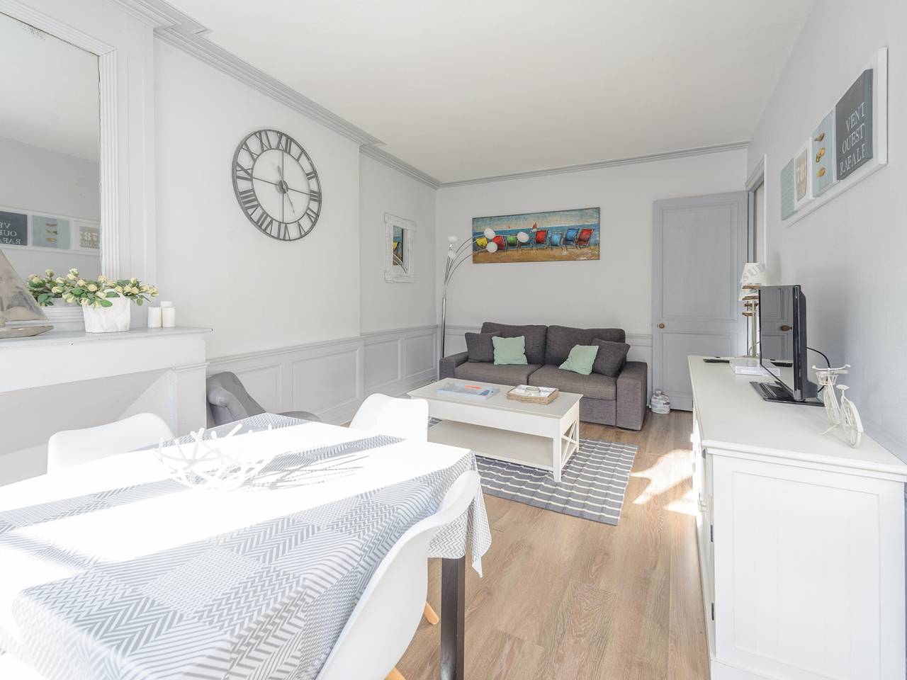Appartement entier, Appartement T2 lumineux à deux pas du Vieux Port, La Rochelle – tout confort, Wi-Fi, proche commerces in La Rochelle, Région de La Rochelle