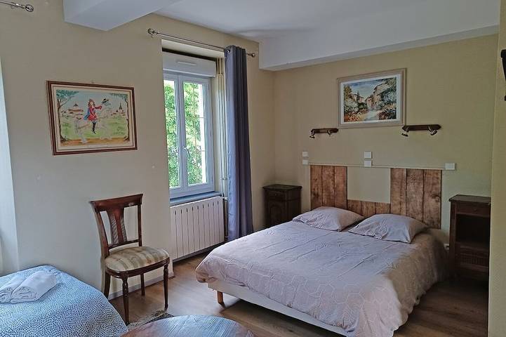 Location de vacances pour 23 personnes, avec jardin et balcon, animaux acceptés à Sermizelles - 3