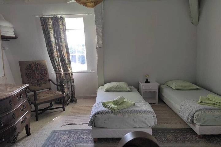 Location de vacances pour 11 personnes, avec jardin, animaux acceptés à Vergt - 2