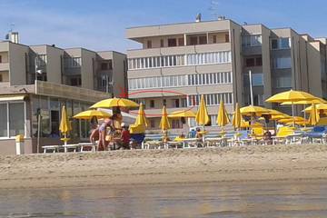Gîte pour 7 personnes, avec balcon à Lido Adriano