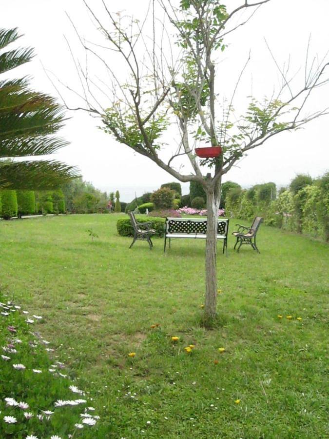 Location de vacances pour 3 personnes, avec Terrasse ainsi que Jardin et Vue dans Portes