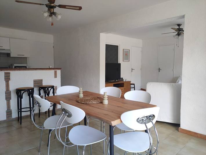 Gîte pour 6 personnes, avec piscine ainsi que terrasse et jardin, animaux acceptés à Montesquieu-des-Albères - 4