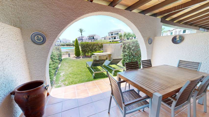 Location de vacances pour 7 personnes, avec jardin ainsi que bassin pour enfant et terrasse, animaux acceptés à El Perelló - 3