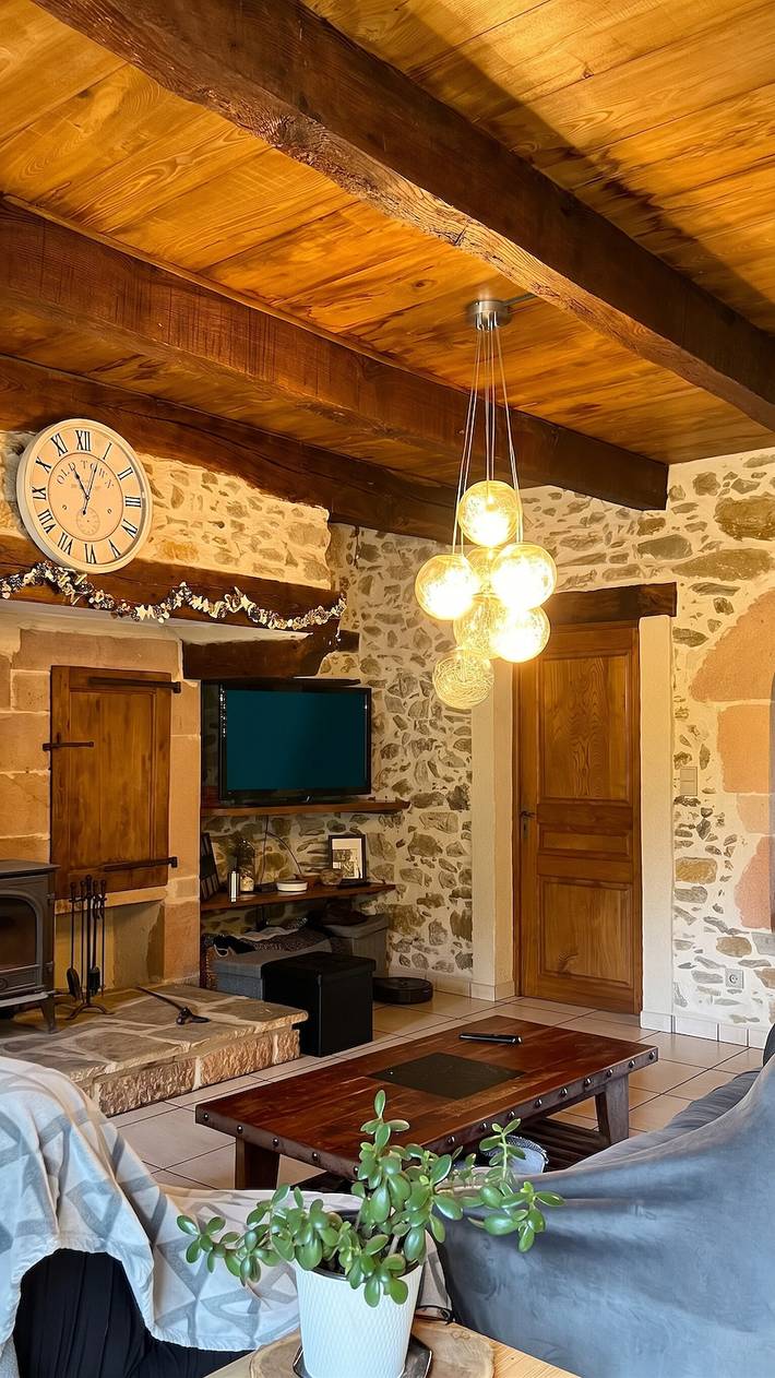 Spacious villa with pool in Bas-Ségala in La Bastide-l'Évêque, Le Bas Ségala