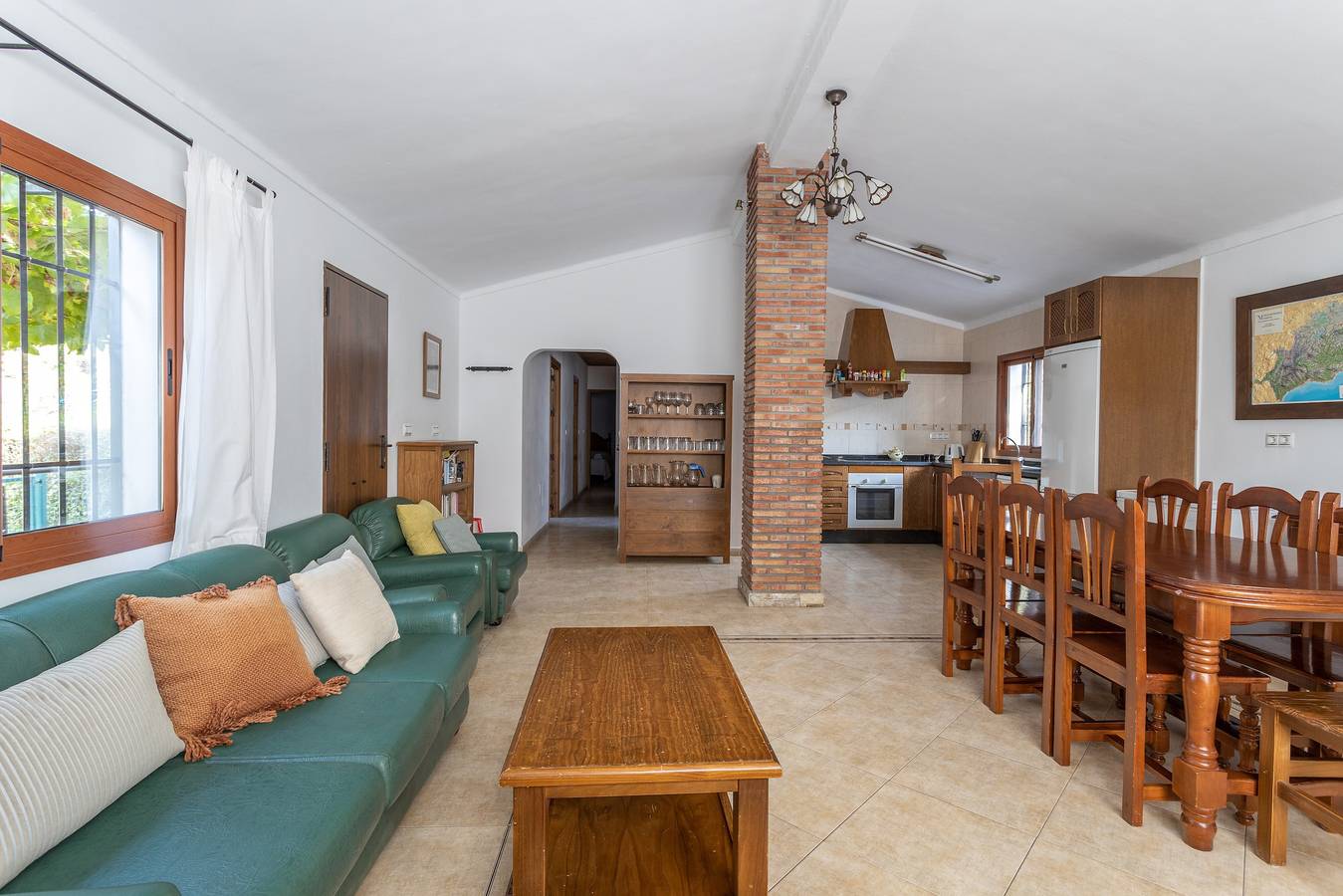 Villa "Virginia Peace & Quiet" mit Bergblick, Pool, Terrasse & Wlan in Sayalonga, Costa del Sol