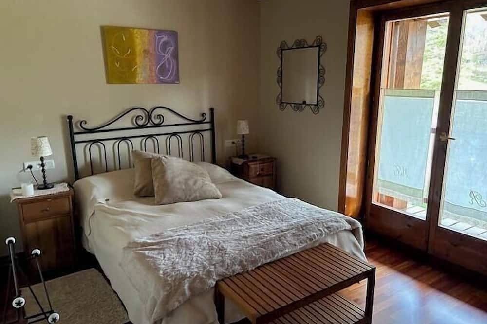 Apartamento entero, Apartamento con piscina en Osseja capacidad 7 in Osséja, Parque Natural Regional de los Pirineos Catalanes