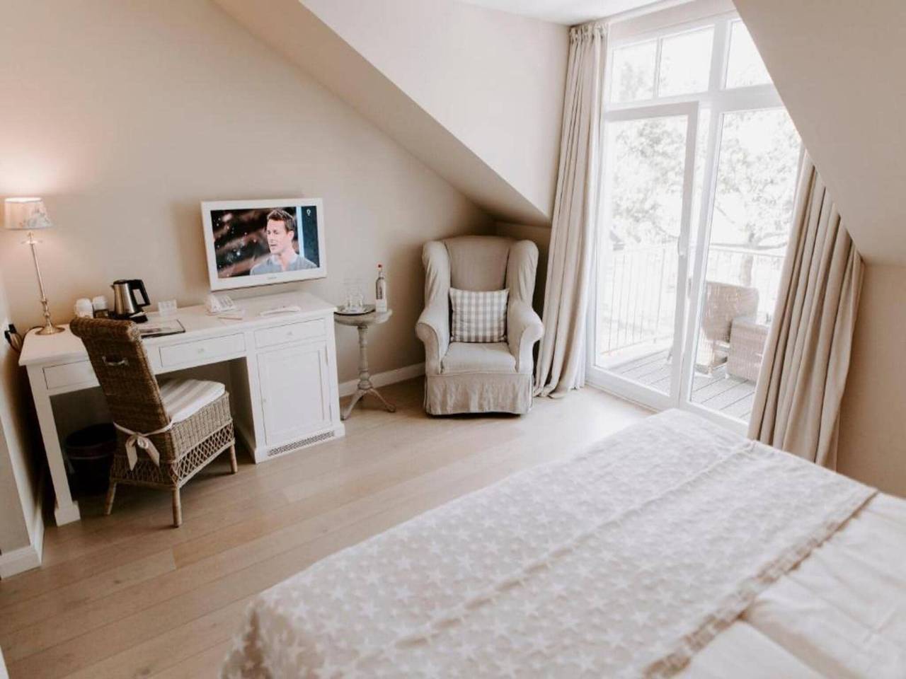 Ganze Wohnung, Heikendorf by Belvilla Doppelzimmer mit Meerblick in Kieler Förde, Heikendorf