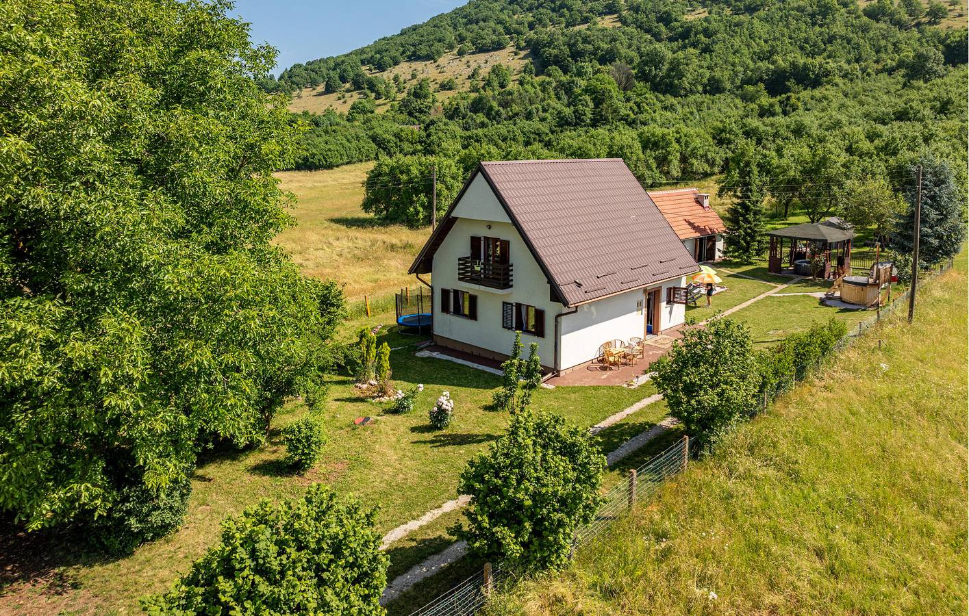 Ferienhaus für 8 Personen mit Garten in Lika-Senj