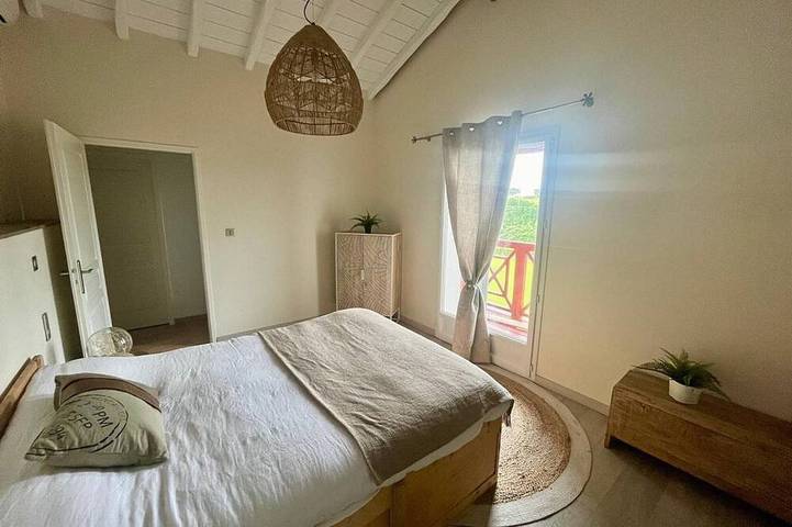 Location de vacances pour 6 personnes, avec jardin à Bardos - 3