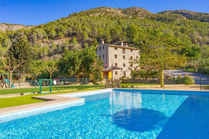 Casa rural para 6 personas, con Terraza y Jardín además de Piscina y Vistas en Castell de Castells