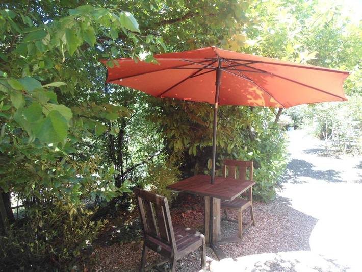 Location de vacances pour 4 personnes, avec terrasse et jardin ainsi que vue et piscine à Générargues - 3