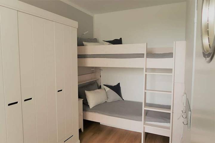 Appartement entier, Appartement récemment rénové, vue sur le lac, directement sur la plage sud, WLAN et chaise de plage inclus in Est de Fehmarn, Fehmarn