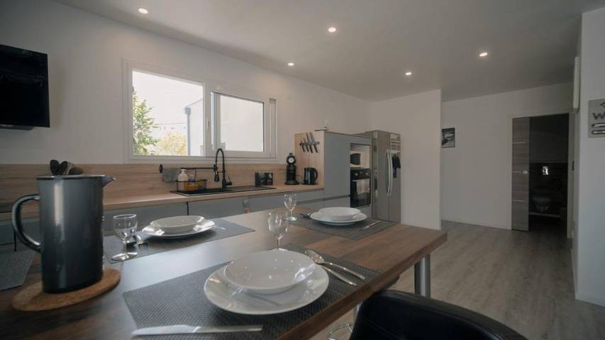 Location de vacances pour 12 personnes, avec vue et balcon à Pont-du-Château